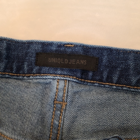 Uniqlo slim fit mid rise straight leg Jeans - Picture 7 of 9